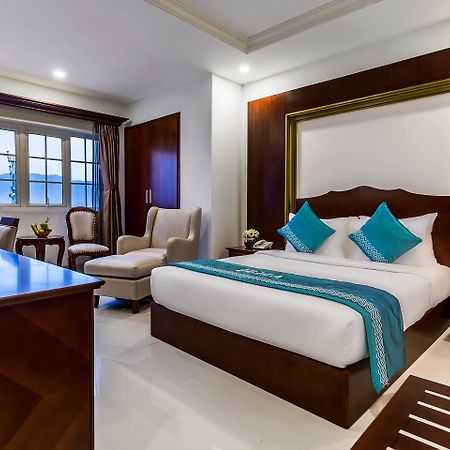 Ibiza Riverfront Da Nang Hotel Powered By Aston Exterior photo
