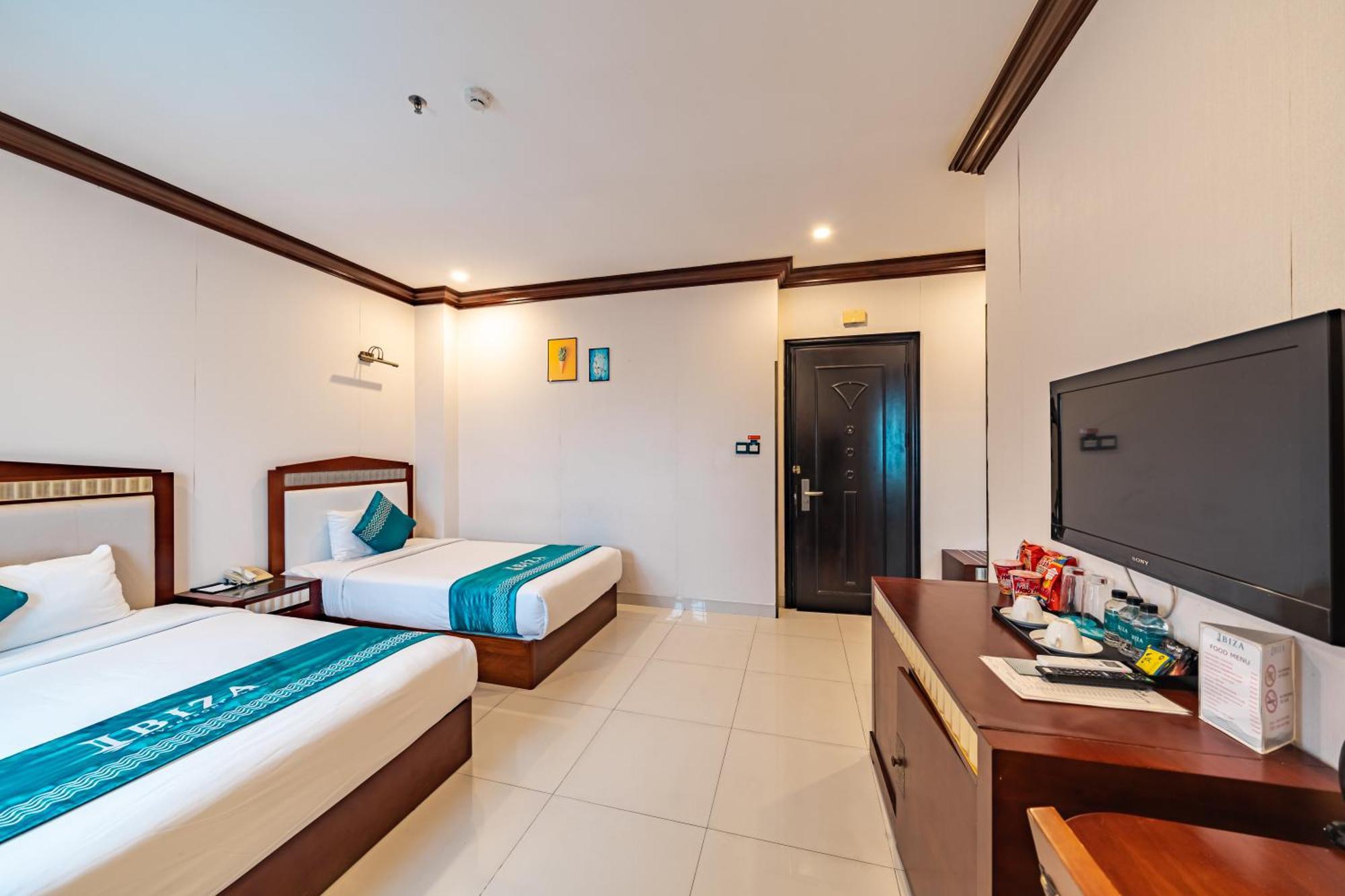 Ibiza Riverfront Da Nang Hotel Powered By Aston Exterior photo