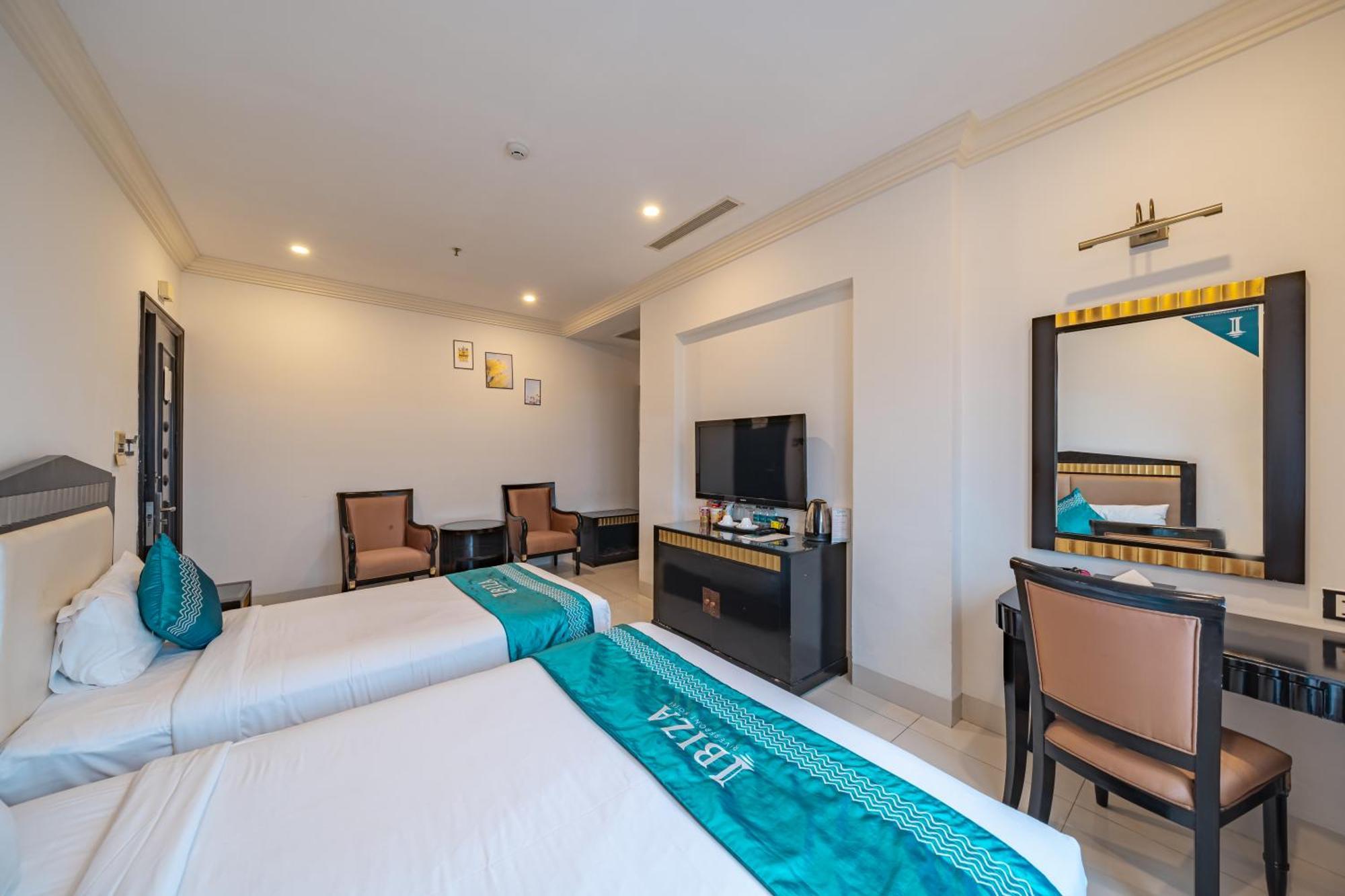 Ibiza Riverfront Da Nang Hotel Powered By Aston Exterior photo