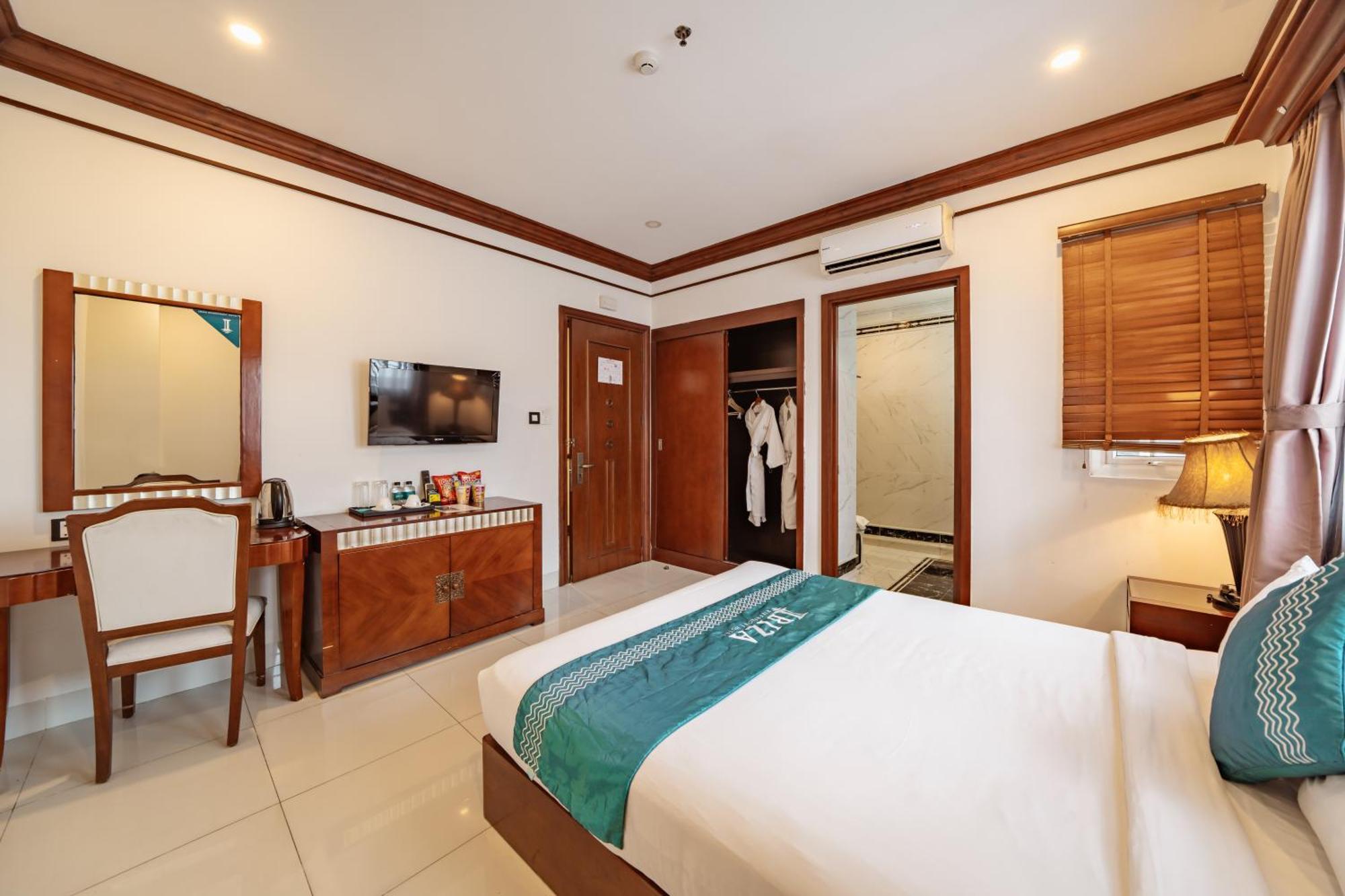 Ibiza Riverfront Da Nang Hotel Powered By Aston Exterior photo